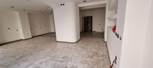 Foto Negozio in Strada Statale Goitese 299, Goito Centro di 87 m²
