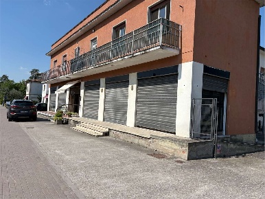 Foto Negozio a Bovolone di 330 m² con 1 locali in vendita