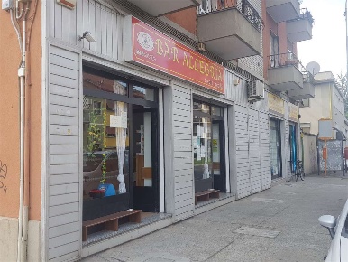 Foto Negozio in via Veneto 96, Bresso di 120 m² con 2 locali in vendita