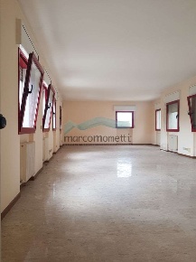 Foto Ufficio a Vittorio Veneto di 75 m² con 2 locali in affitto