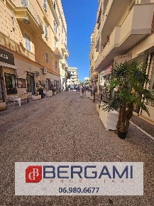 Foto Negozio in Via XX Settembre  15, Anzio Centro Storico di 54 m²