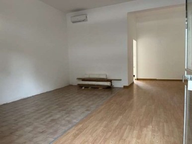 Foto Negozio a Osimo di 50 m² con 2 locali in affitto