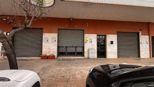 Foto Negozio in Via Raffaello Sanzio 5 A, Noicattaro Centro di 50 m²