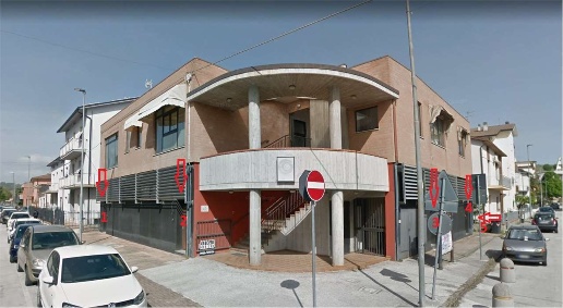 Foto Ufficio a Maiolati Spontini di 420 m² con 10 locali in vendita