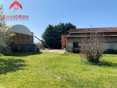Foto Magazzino in regione bauleri 0, Pinerolo Baudenasca di 450 m²