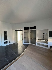 Foto Ufficio in Via Tasso 1, Busto Arsizio Frati di 290 m² con 1 locali