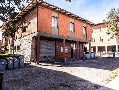 Foto Negozio in angelo cortesi 94, Todi Centro di 90 m² con 1 locali