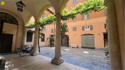 Foto Ufficio a Modena di 100 m² con 4 locali in affitto