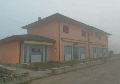 Foto Negozio in Via Facciabella, Casaleone di 473 m² con 10 locali