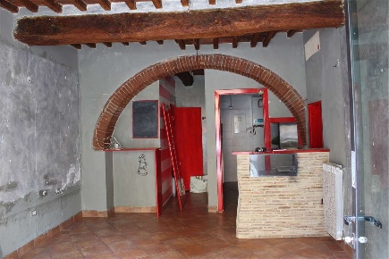 Foto Negozio a Foiano della Chiana di 34 m² con 2 locali in vendita