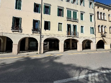 Foto Negozio a Conegliano di 20 m² con 2 locali in vendita