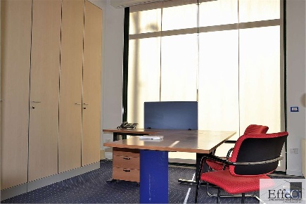 Foto Ufficio in Via Milite Ignoto 220, Ispra Centro di 55 m² con 3 locali