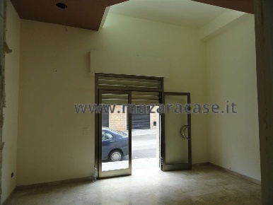 Foto Negozio a Mazara del Vallo di 80 m² con 1 locali in vendita