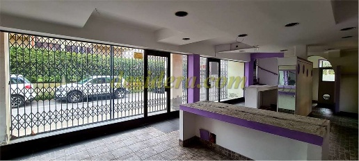 Foto Negozio a Varallo Pombia di 156 m² con 2 locali in vendita