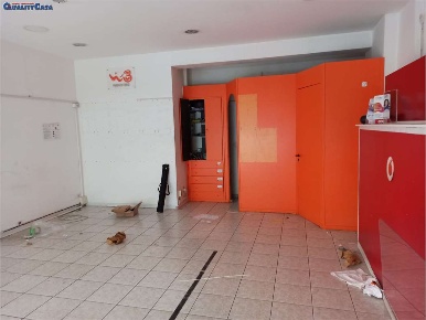 Foto Negozio in Via Manara, Falconara Marittima Centro di 42 m² in vendita
