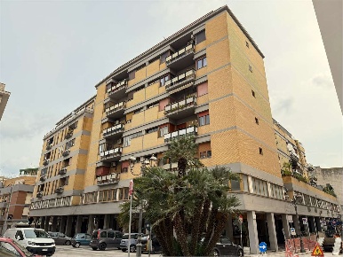 Foto Ufficio in Via Filomeno Consiglio 4, Brindisi Centro Storico di 62 m²
