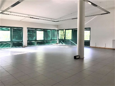 Foto Ufficio in via don sirio politi 43, Lucca di 150 m² con 5 locali
