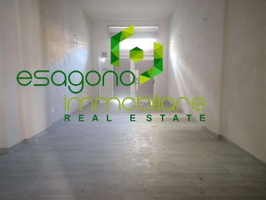 Foto Negozio a Siracusa di 75 m² con 2 locali in vendita