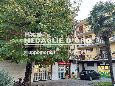 Foto Negozio in ad.ze via Guarino Guarini, Modena di 95 m² con 1 locali