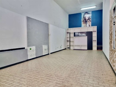 Foto Negozio in viale magna grecia 330, Catanzaro Fortuna - Corvo di 70 m²