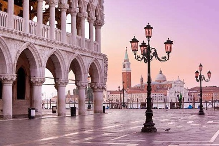 Foto Negozio in 135, Venezia Santa Croce di 20 m² con 1 locali in affitto