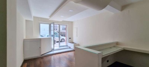 Foto Negozio a Gravina in Puglia di 115 m² con 3 locali in vendita