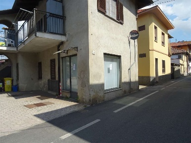 Foto Negozio in via garibaldi, Montanaro di 50 m² con 1 locali in vendita