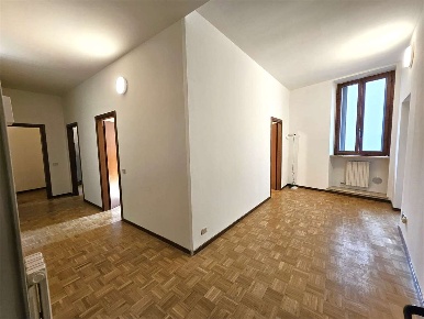 Foto Ufficio in via cattaneo, Verona Centro Storico di 130 m² con 3 locali