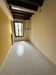 Foto Ufficio in Corso Umberto 1, Oderzo Centro di 50 m² con 2 locali