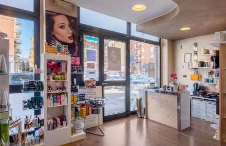 Foto Attività commerciale a Verona di 120 m² con 7 locali in vendita