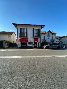 Foto Attività commerciale in CAVUOR, Dormelletto di 110 m² con 4 locali