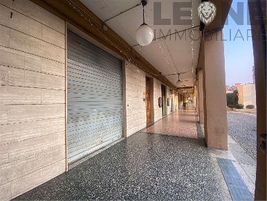 Foto Negozio a Vignola di 46 m² con 2 locali in vendita