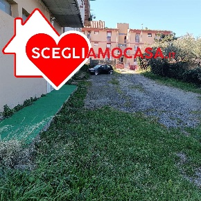 Foto Magazzino a Squillace di 320 m² con 3 locali in vendita