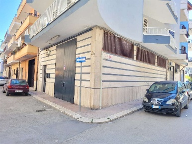 Foto Magazzino in VIA MOGORO 2, Cerignola Centro di 120 m² con 1 locali