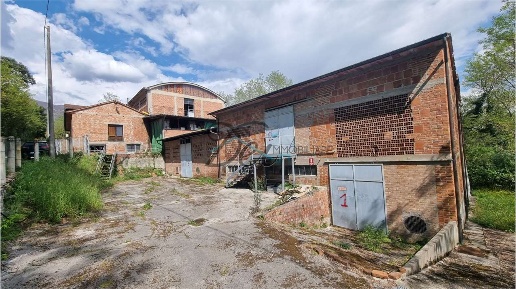 Foto Magazzino in Via nuova  580, Capannori Segromigno - San Colombano