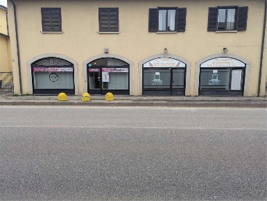 Foto Negozio in sp525 26, Pozzo d'Adda Bettola di 40 m² con 2 locali