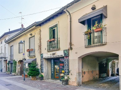 Foto Negozio a Seregno di 110 m² con 1 locali in vendita