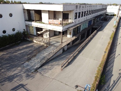Foto Negozio in VIA MOLINI 67, Lonato del Garda Lonato di 800 m² in affitto