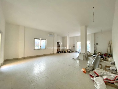 Foto Ufficio a Pietrasanta di 165 m² con 1 locali in affitto