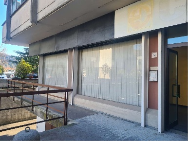 Foto Negozio in Via Vittorio Emanuele II 54, Vittorio Veneto Centro