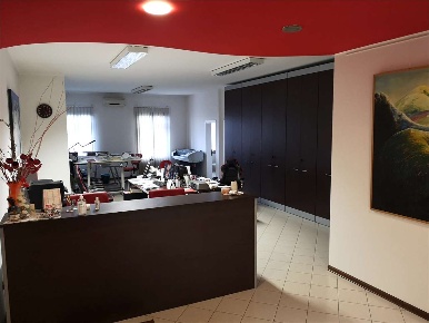 Foto Ufficio in VIA MACELLO, Bovolenta Centro di 110 m² con 4 locali