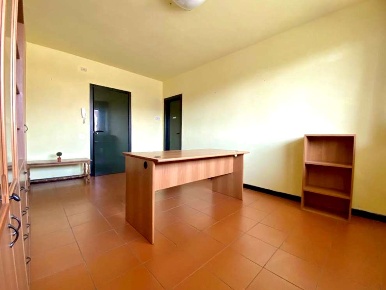Foto Ufficio in Viale Castruccio Castracani 260, Lucca Arancio di 50 m²