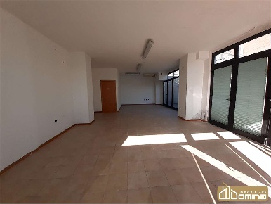 Foto Ufficio in Via Tiraboschi 36, Ancona Q3 di 70 m² con 1 locali