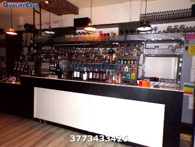 Foto Attività commerciale a Jesi di 200 m² con 2 locali in vendita