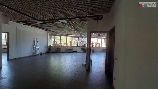 Foto Ufficio a Modena di 190 m² con 4 locali in affitto