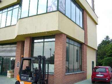 Foto Negozio in via Milano 5, Mozzate Centro di 1800 m² in vendita