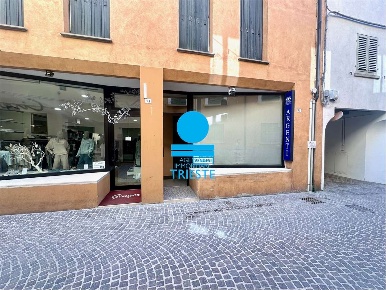 Foto Negozio a Pesaro di 72 m² con 1 locali in vendita