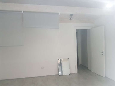 Foto Negozio in VIALE TRENTO TRIESTE, Modena Viali di 25 m² con 1 locali