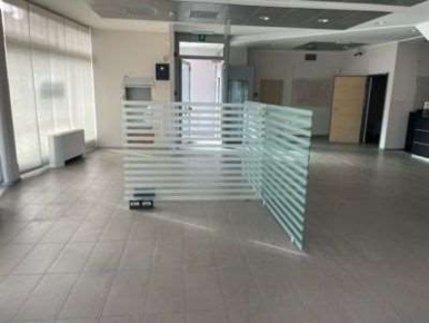 Foto Negozio in via torino, Ovada Centro di 250 m² con 4 locali in affitto