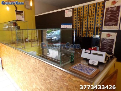 Foto Attività commerciale a Polverigi di 60 m² con 1 locali in vendita